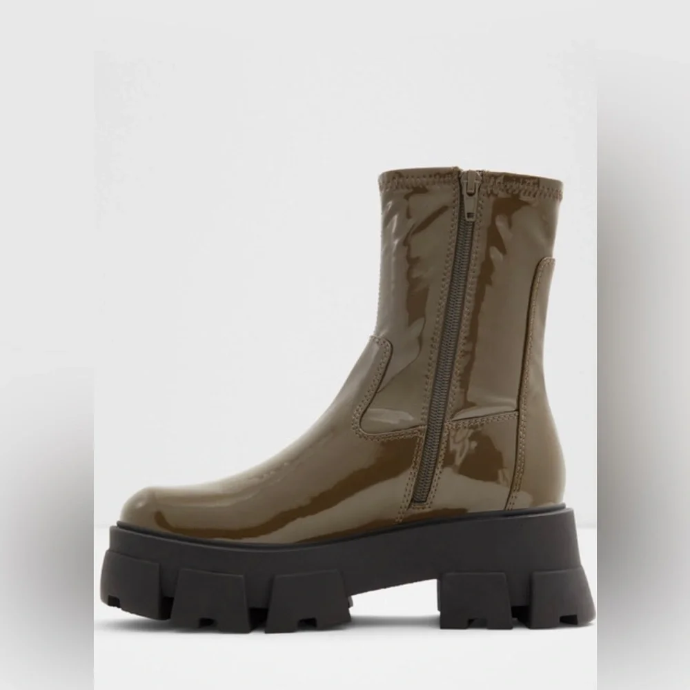 ALDO GRANDSOLE patent lug sole Platform ankle boots size‎ 10 brand new